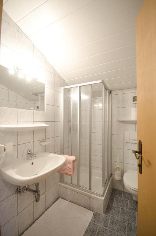 Apart-Pension Wasserfall Neustift im Stubaital Room photo