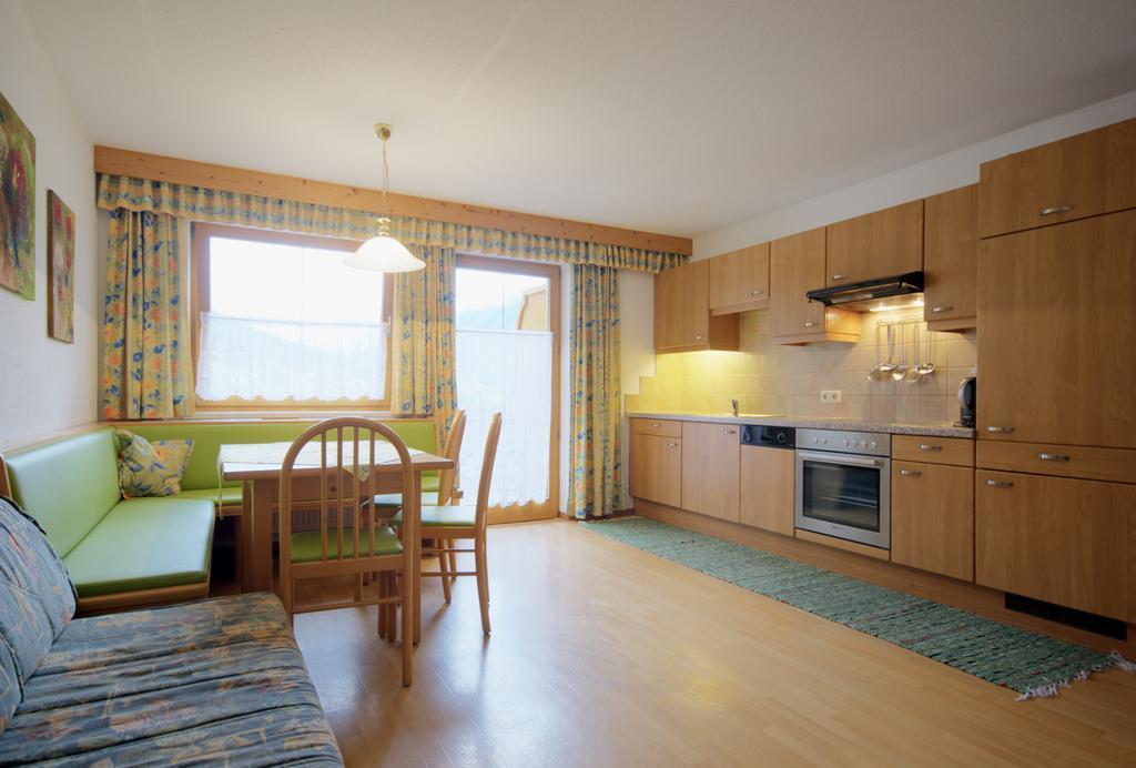 Apart-Pension Wasserfall Neustift im Stubaital Room photo