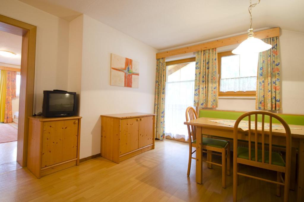 Apart-Pension Wasserfall Neustift im Stubaital Room photo