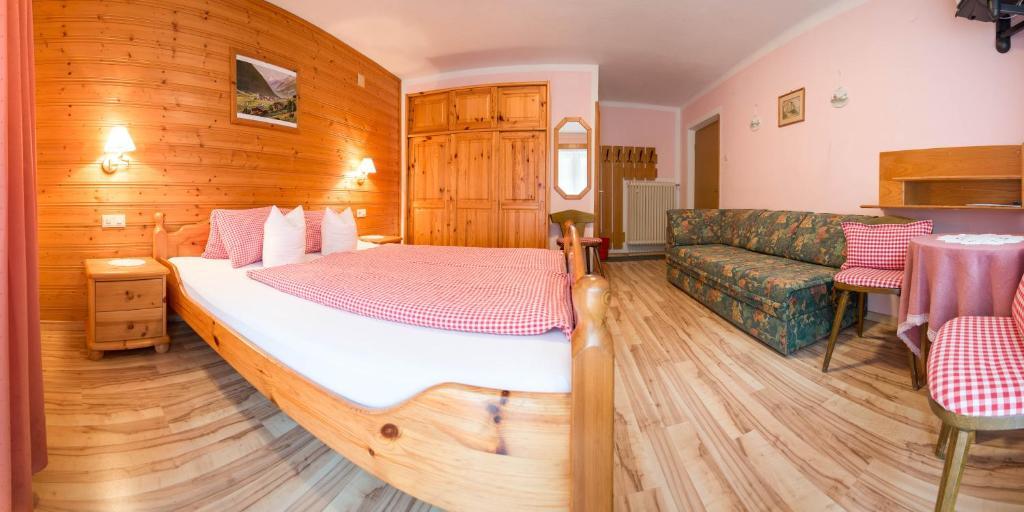 Apart-Pension Wasserfall Neustift im Stubaital Room photo
