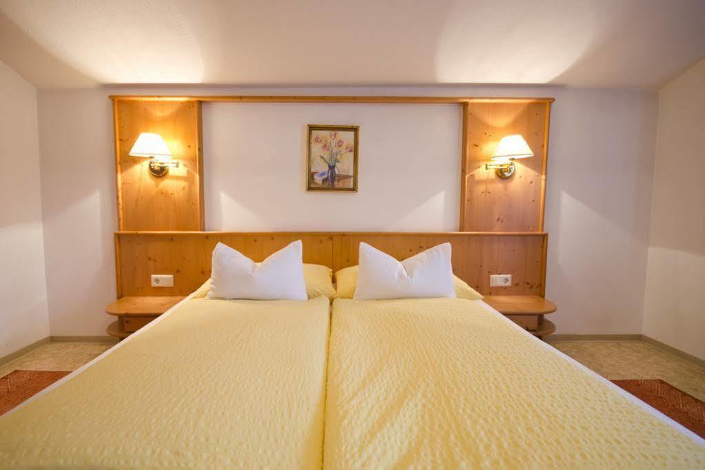 Apart-Pension Wasserfall Neustift im Stubaital Exterior photo